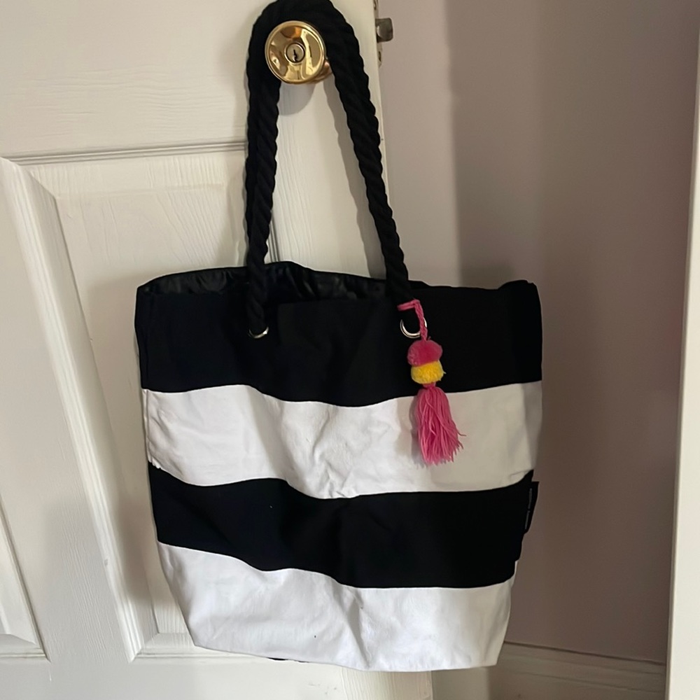 Black and white stripe tote bag